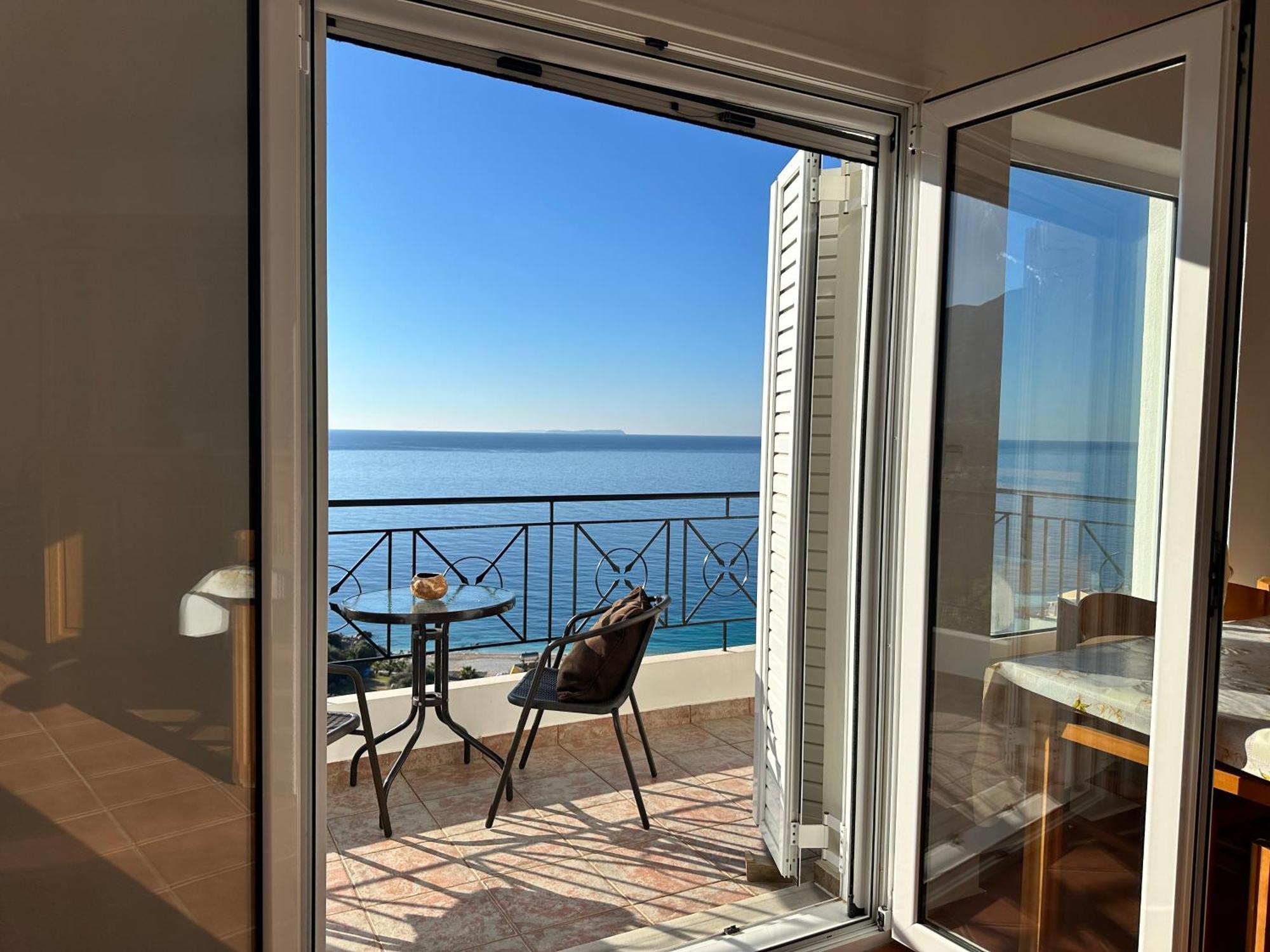 Roumers Himara Himare Exterior foto